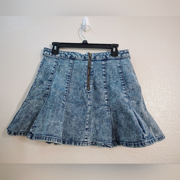 No Boundaries Classic Blue Denim Pleated A-line Mini Skirt Zip Back Sz Small - Picture 7 of 8